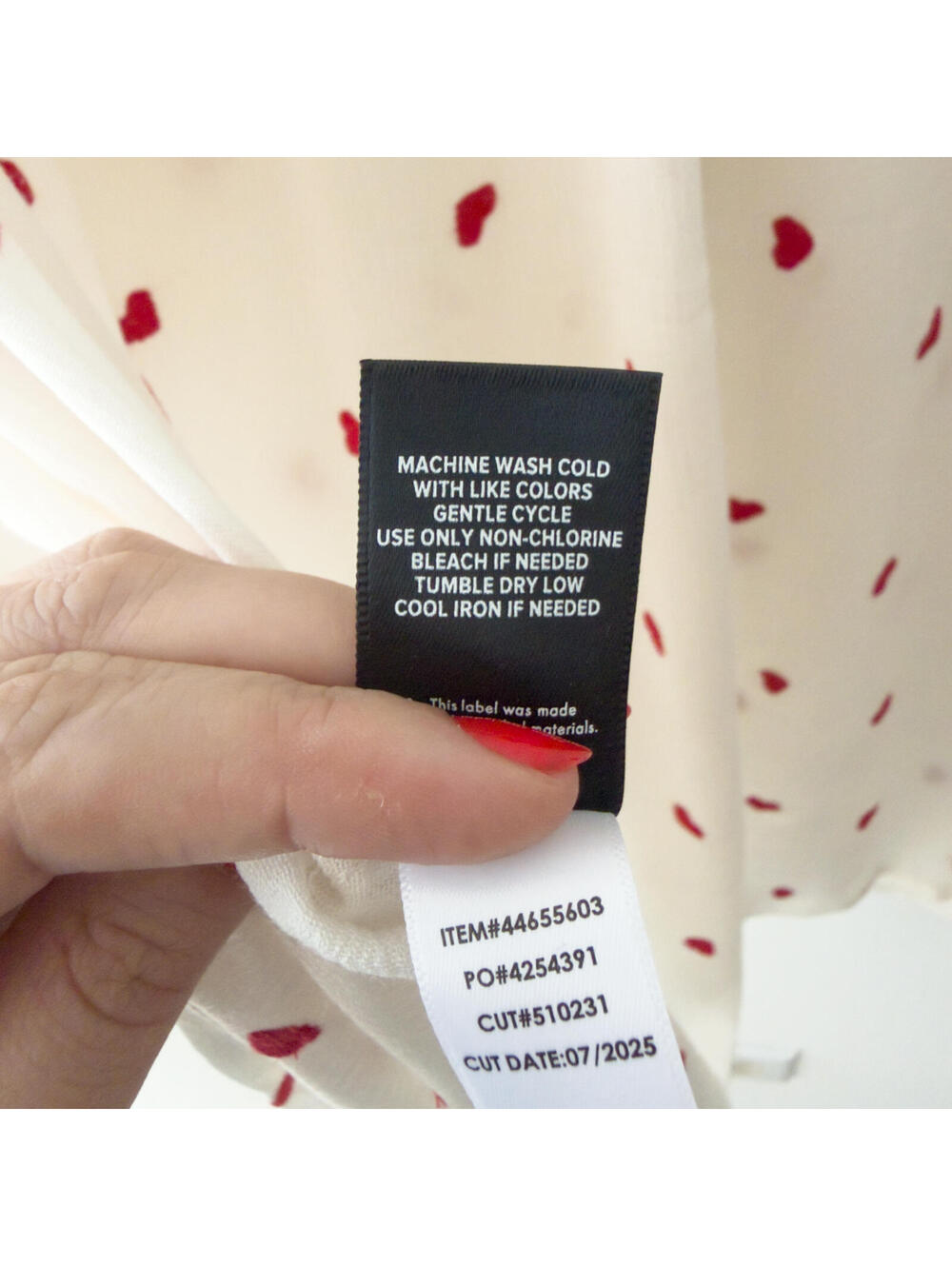 NWT Torrid White Crinkle Gauze Button-Down Shirt Red Heart Embroidery Size 1X - Picture 6 of 6